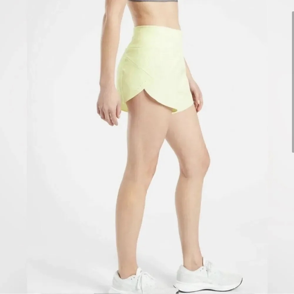Athleta Run With It Shorts 3.5”